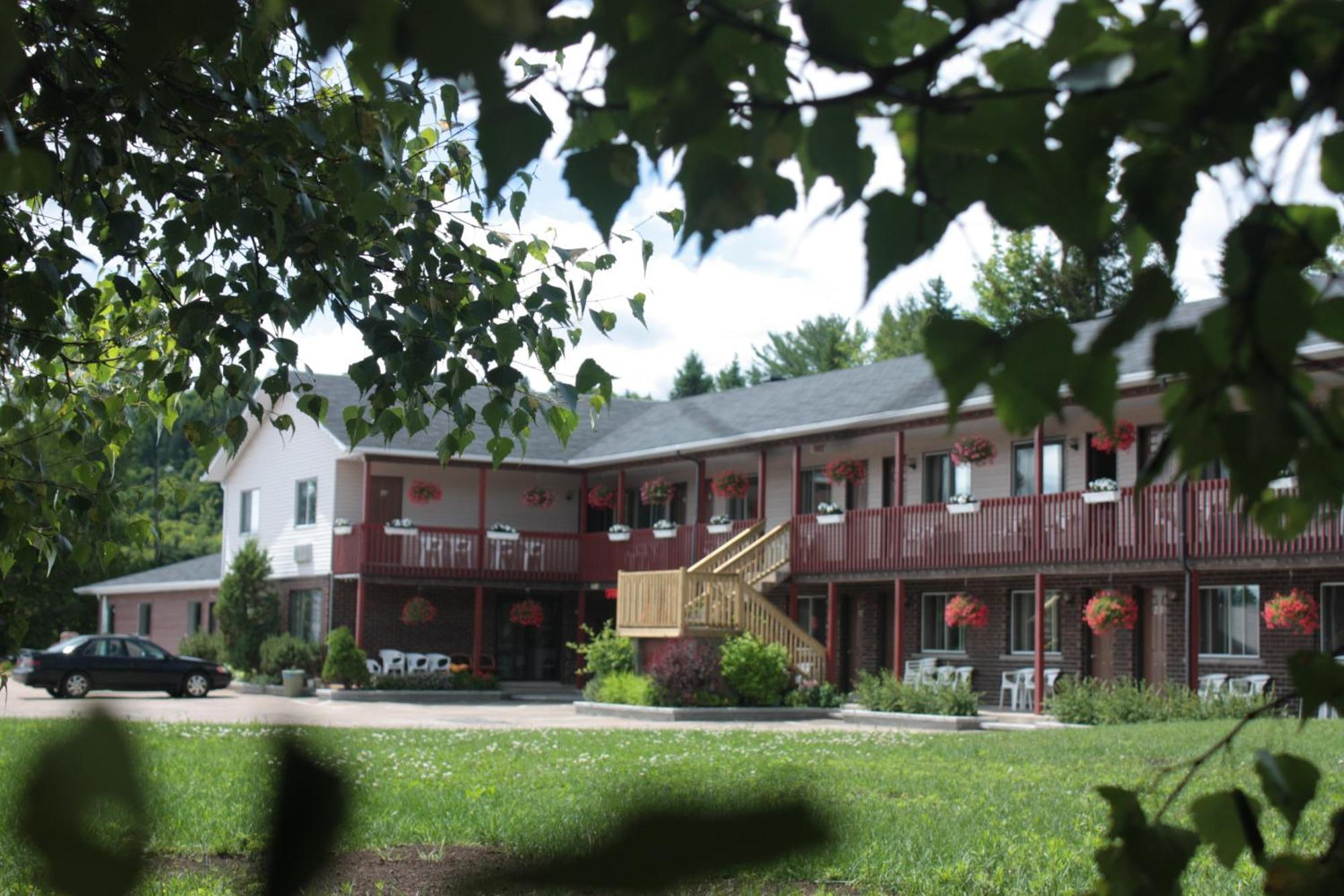 Motel Le Radisson de Val-David Esterno foto